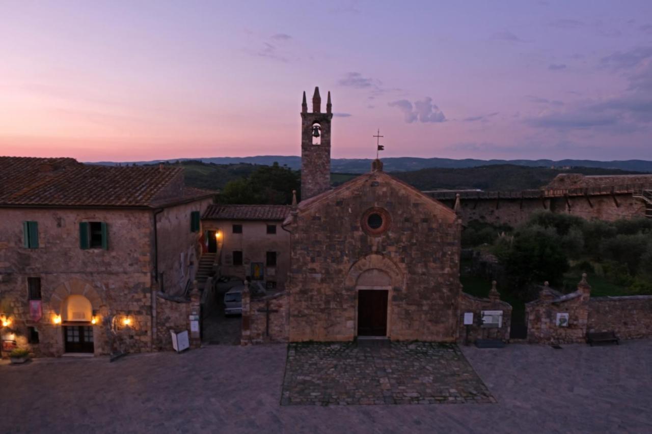 Rooms And Wine Al Castello Monteriggioni Eksteriør bilde