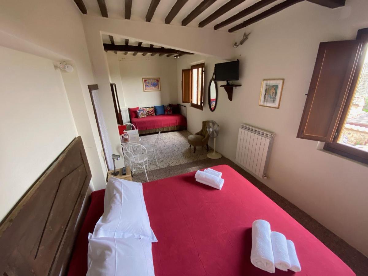Rooms And Wine Al Castello Monteriggioni Eksteriør bilde